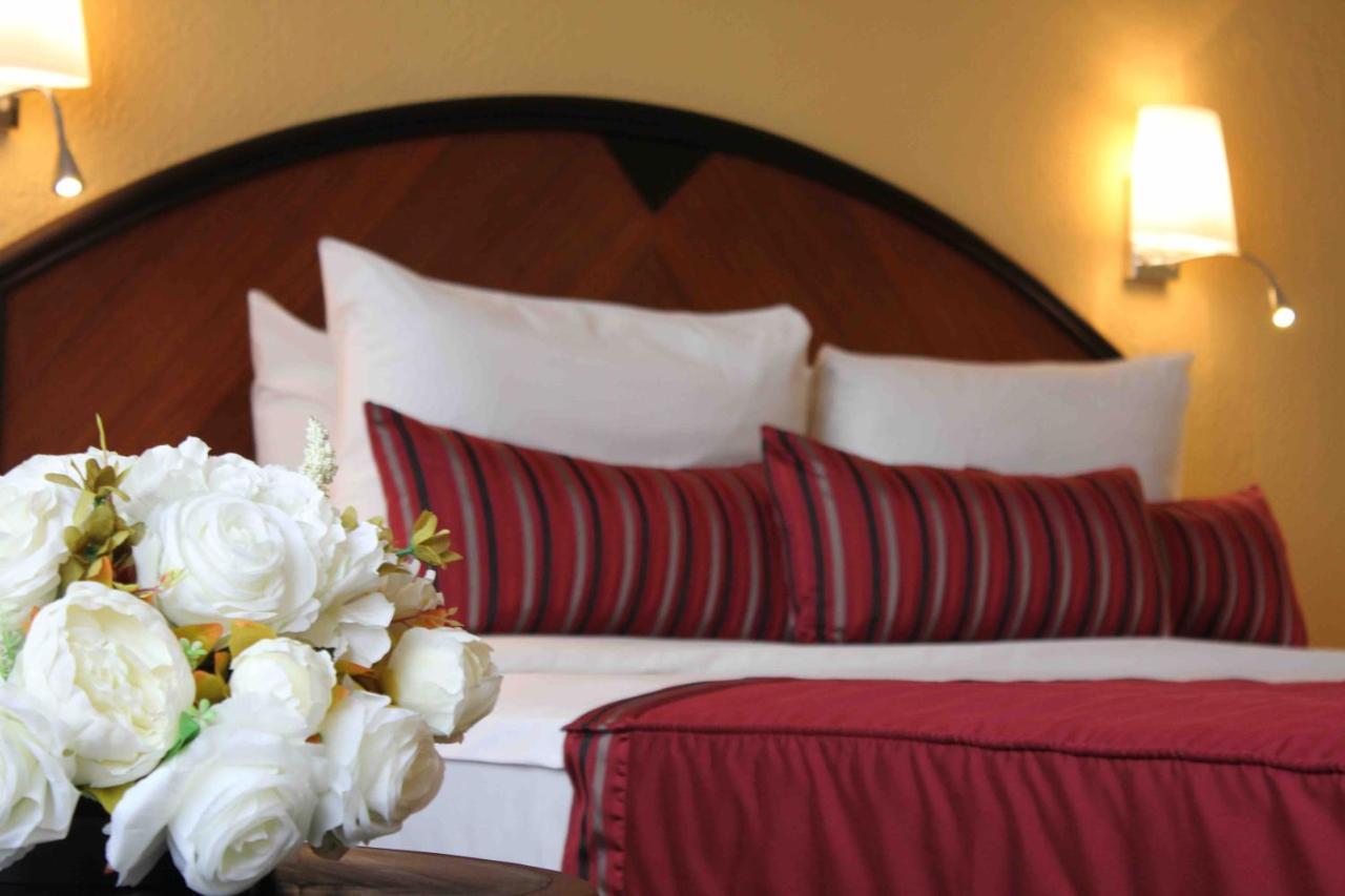Hotel Memling Кіншаса Екстер'єр фото