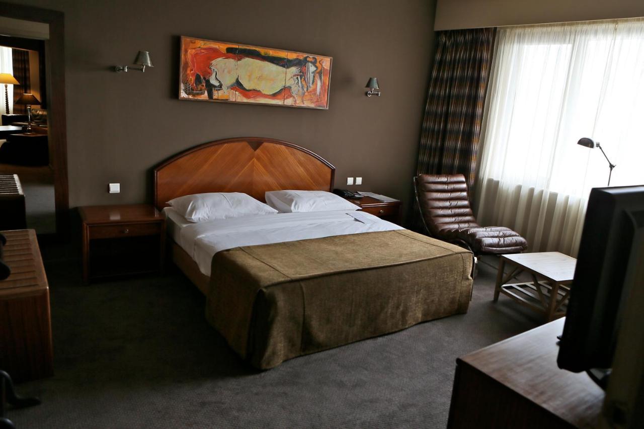 Hotel Memling Кіншаса Екстер'єр фото